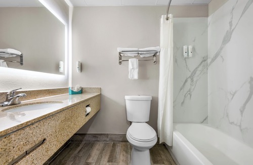 Alexander City Hotel | Quality Inn Alexander City