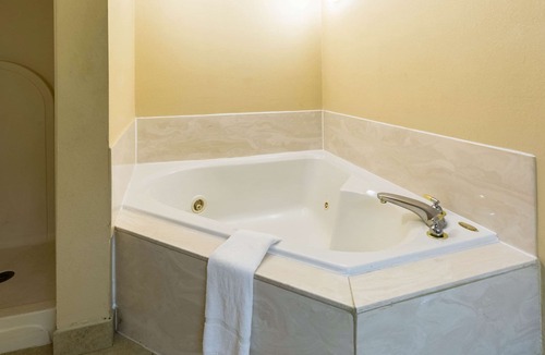 Alexandria Hotel | Quality Inn Alexandria