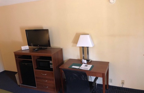 Americus Hotel | Quality Inn Americus