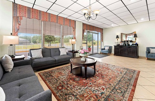 Americus Hotel | Quality Inn Americus