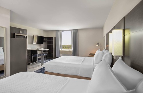 Winnipeg Hotel | Quality Inn and Suites Winnipeg