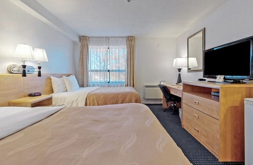 Arnprior Hotel | Quality Inn Arnprior