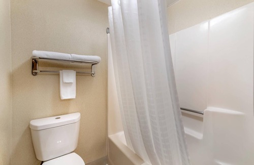 Bangor Hotel | Quality Inn at Bangor Mall