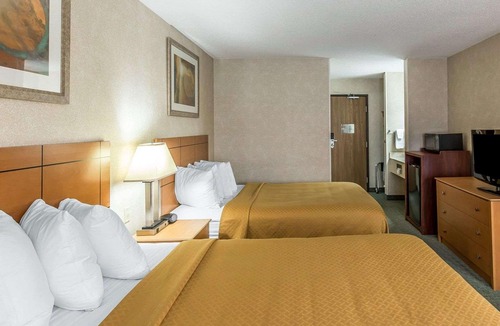 Cedar Rapids Hotel | Quality Inn at Collins Road - Cedar Rapids