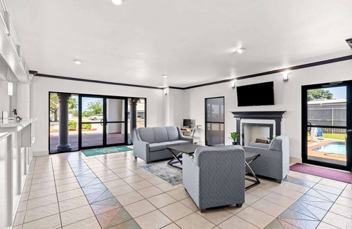 Bastrop Hotel | Quality Inn Bastrop