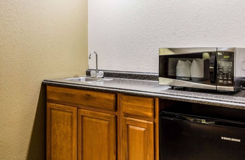 Batesville Hotel | Quality Inn Batesville