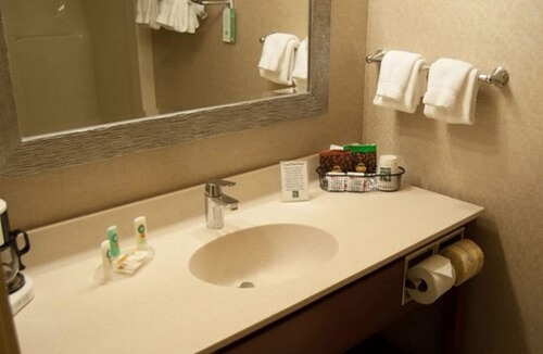 Bedford Hotel | Quality Inn Bedford
