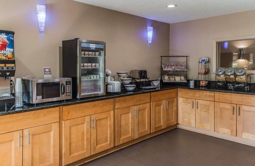 Rostraver Hotel | Quality Inn Belle Vernon
