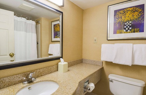 Revere Hotel | Quality Inn Boston - Revere