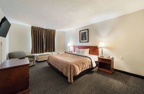 Bradley Hotel | Quality Inn Bradley - Bourbonnais