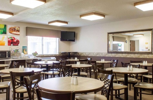 Brandon Hotel | Quality Inn Brandon - Sioux Falls