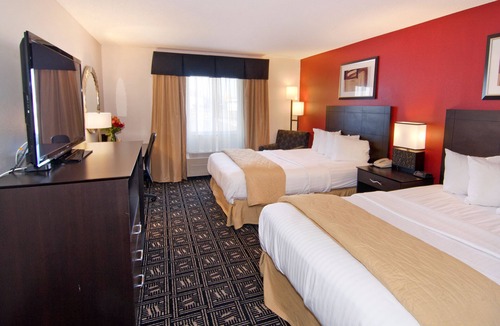 Brooklyn Center Hotel | Quality Inn Brooklyn Center