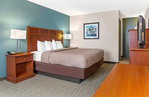 Bucyrus Hotel | Quality Inn Bucyrus North