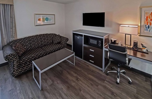 Burbank Hotel | Quality Inn Burbank Airport