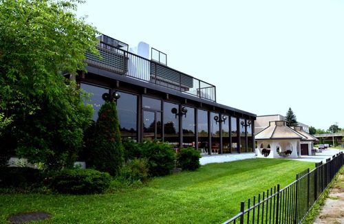 Bracebridge Hotel | Quality Inn