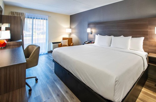 Chatham-Kent Hotel | Quality Inn
