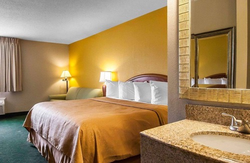 Cairo Hotel | Quality Inn Cairo I-57