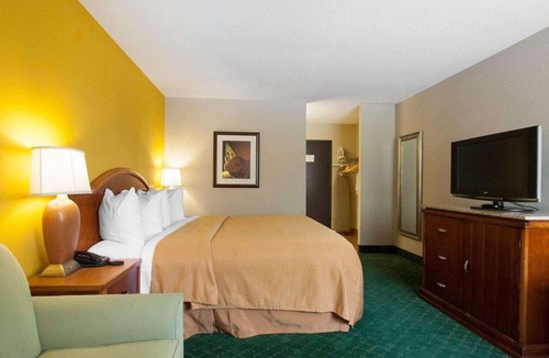 Cairo Hotel | Quality Inn Cairo I-57