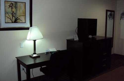 Carbondale Hotel | Quality Inn Carbondale University area