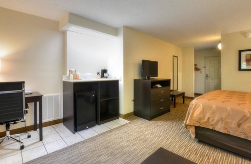 Cherokee Hotel | Quality Inn Cherokee Riverside