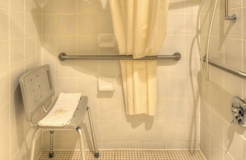 Cherokee Hotel | Quality Inn Cherokee Riverside