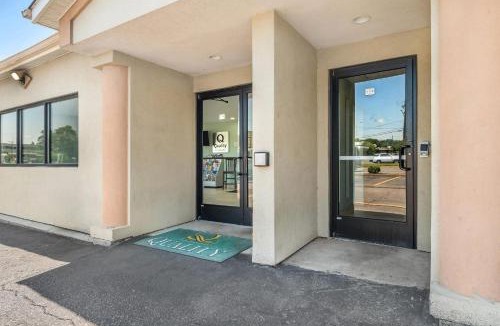 Greenbrier West Hotel | Quality Inn Chesapeake - Greenbrier