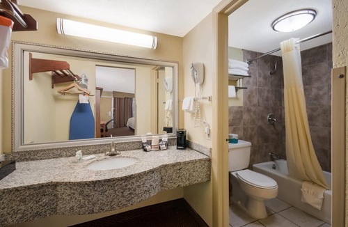 Chickasha Hotel | Quality Inn Chickasha