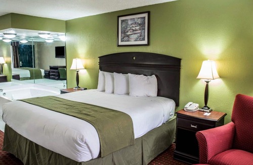Chipley Hotel | Quality Inn Chipley I-10 at Exit 120