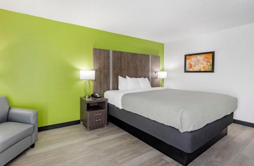 Clarksville Hotel | Quality Inn Clarksville - Exit 11