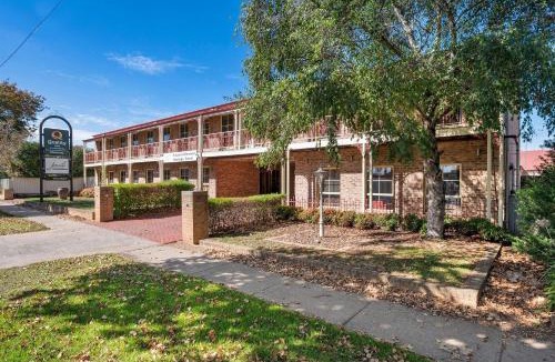 Golden Square Hotel | Quality Inn Colonial