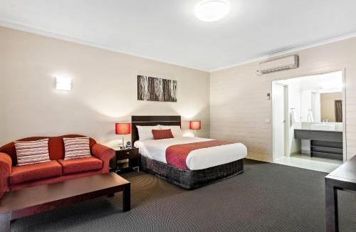 Golden Square Hotel | Quality Inn Colonial