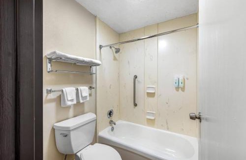 Columbus Hotel | Quality Inn Columbus, MS