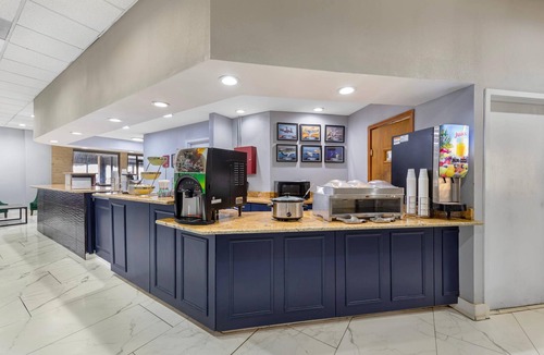 Columbus Hotel | Quality Inn Columbus, MS