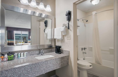 Concord Hotel | Quality Inn Concord Kannapolis