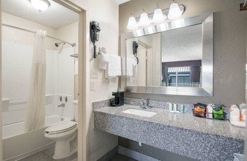 Concord Hotel | Quality Inn Concord Kannapolis