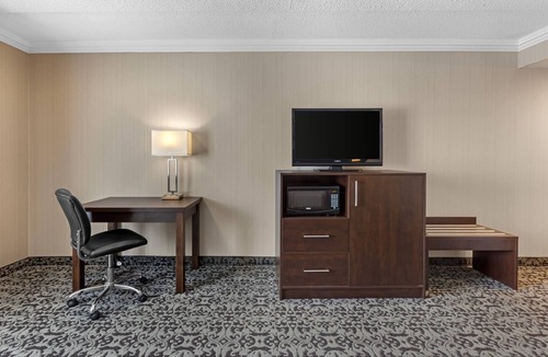 Midland Hotel | Quality Inn & Conference Centre