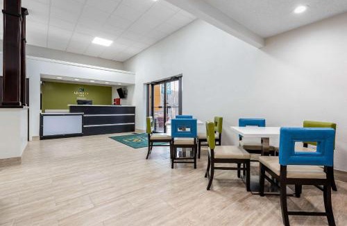 Moon Township Hotel | Quality Inn Coraopolis