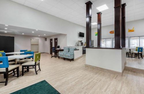 Moon Township Hotel | Quality Inn Coraopolis