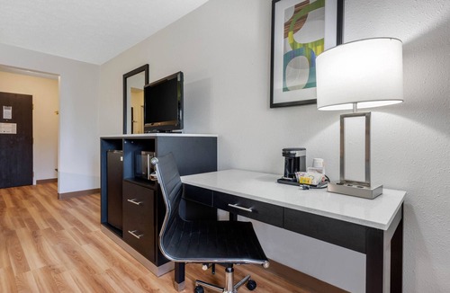 Moon Township Hotel | Quality Inn Coraopolis