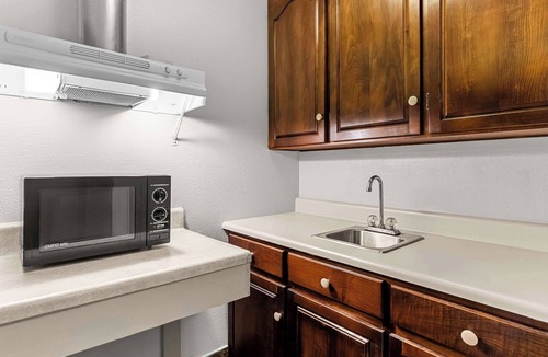 Cornelia Hotel | Quality Inn Cornelia