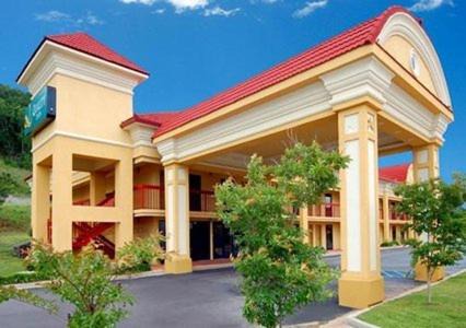 Dalton Hotel | Quality Inn Dalton Central