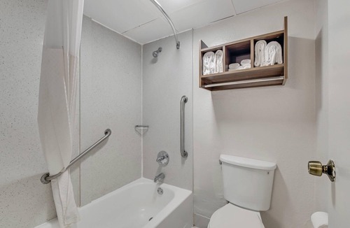 Dalton Hotel | Quality Inn Dalton East