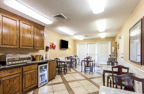 Decherd Hotel | Quality Inn Decherd - Winchester