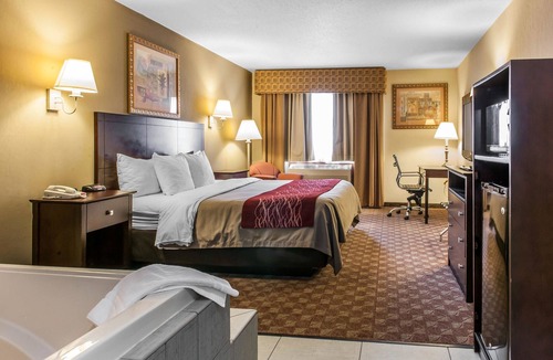 Defiance Hotel | Quality Inn Defiance