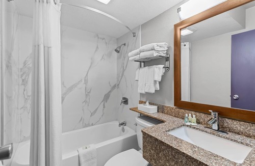 Denton Hotel | Quality Inn - Denton