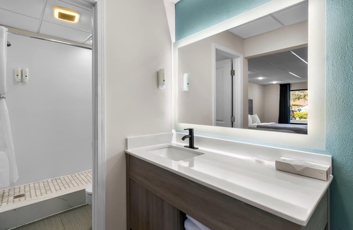 Helen Hotel | Quality Inn Downtown Helen