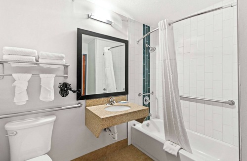 Dry Ridge Hotel | Quality Inn Dry Ridge