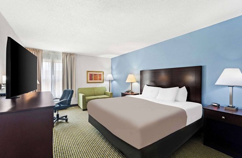 Dry Ridge Hotel | Quality Inn Dry Ridge