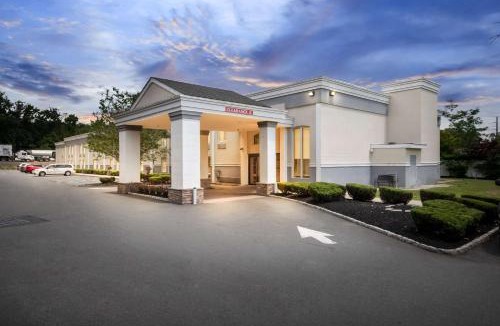 Edison Hotel | Quality Inn Edison-New Brunswick