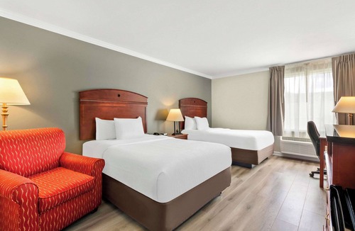 Edison Hotel | Quality Inn Edison-New Brunswick